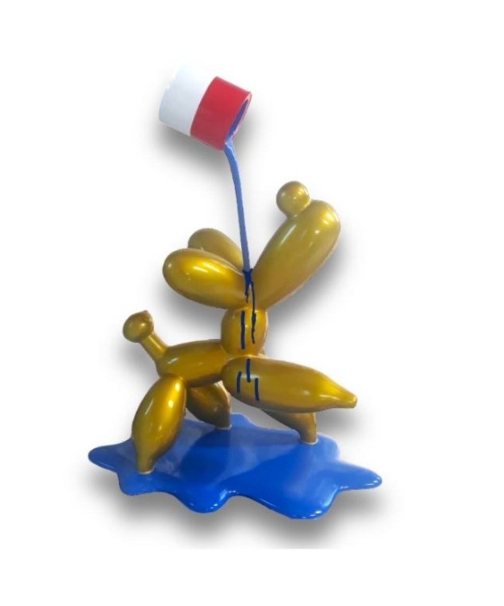Running Balloon Dog With A Can Gold
